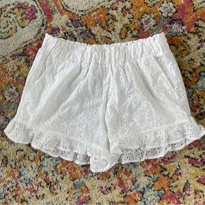 Hollister Ultra High-Rise Eyelet Ruffle-Hem Short